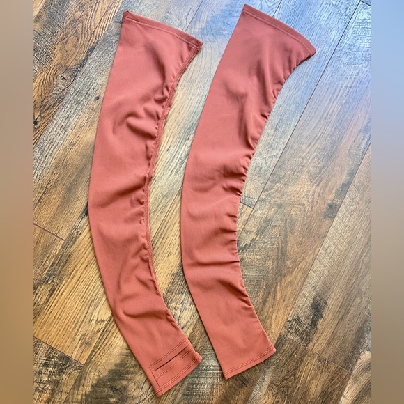 ALO Goddess Leg Warmers - Picture 3 of 7